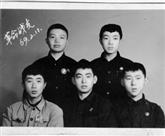 牛尾巴山村 这张照片是我们集体户部分男同学,1969年2月11日从农村回家过春节时的合影,那年我们17岁.