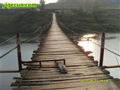 中南村 希望这木板桥快点变成石桥