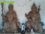 毛山村 就读于西安美术学院的毛亚平为家乡捐做的土地山神像