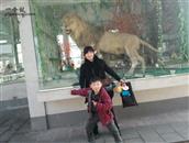 田坝村 老婆和大儿子李奥东在六盘水动物园留影