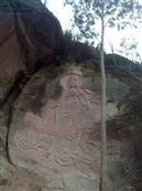 对角村 观世音菩萨雕像:位于对角村四组窄岩沟坎上新屋塆右侧关音岩