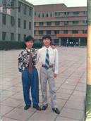永旺村 寻找吴永福（左）1971年出生90级内轻校同学，多年失联，望帮忙联系本人或其家人，我叫张立春18003471836,万分感谢。