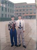 永旺村 吴永福（左）1971年出生永旺村人，90级内轻校同学，多年失联，望转达本人或其家人，我叫张立春18235767252万分感谢