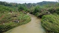流光村 流光河，母亲河。给了我们多少生机和希望。
流光河，灾难的河。每逢雨季给我们带来多少的农作不便和安全隐患。
