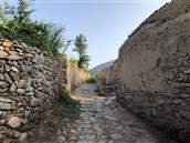 周家窑村 几百年的石头墙石头路