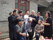 柳枝村 2008年10份天津知青:王力，杨钦在临漪县王县长李镇长陪同下回到阔别40年的第二故乡，与乡亲们亲切畅谈。