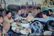 闫坡村 2006年11月份我们五个下乡闫坡大队尚垸邱湾武汉知青，到闫坡见到原大队长“”老白毛，尚垸赤脚医生尚立耀，尚立全，尚立珍等乡亲。我叫林蔼炜。