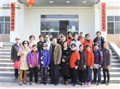 石龙岗村 2017年春上海知青刘群等来到离开48年的墩集镇和书记镇长一起合影留念。