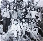 棉花地村 1975年9月女知青在果树队合影