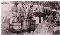 韩阳村 原五七五厂知青在韩阳农场做红薯粉现场。