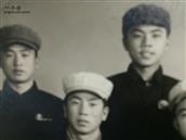 腰寨子村 我是68年腰寨子大队第二生产队插队知青，与同队的社员合影。右上角是我。