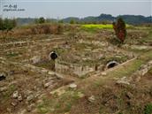 天宝寺村 天宝寺放生池遗址
1965.9——1968当年天宝寺红旗林场几十个知青在天宝寺生活、劳动。