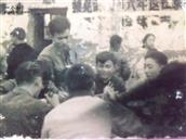 龙王庙村 1968 年12月，华工附中第一批上山下乡同学在罗店区委大院进餐（下乡的第一餐）……