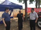 神湖三社区 县委组织部副部长李振平莅临神湖新区秸秆禁烧监测点调研禁烧工作。