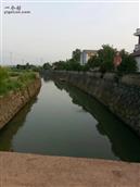 西杨村 村前的小溪常年流水清清