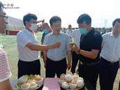 东紫结村 县领导和北京新发地集团领导来我村参加蔬菜基地奠基仪式