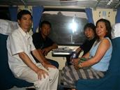 后楼村 2006年7月28日，我们济南知青一行8人在离开兖州漕河后楼28年后，回到了日思夜想的后楼大队。这是在去兖州的列车上。