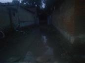 十里村 门口有很多积水和泥巴，特别难走