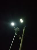 前石堰村 两个路灯放在一起造成浪费、个别地方还没有、不合理
