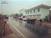 三十铺村 秋雨中的街道