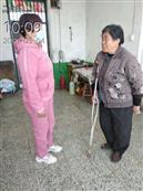 北芮村 北芮村网格员入户访问本村残疾老人。