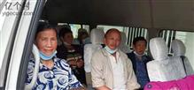 瑶台村 村委会派专车接送打疫苗群众，