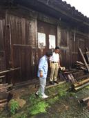 河樟村 当年河樟村大队团支书记带知青到他家的老屋前追寻着昔日的回忆。