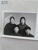 巨德湖村 照片中的四个人是1974年下乡到三益大队的青年，