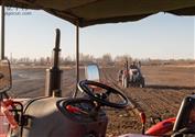 图古日格嘎查 通辽属东北地区气候，清明节气种麦正当时，盼望今年有个好收成！