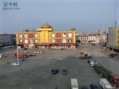 佟二堡村 眼下是佟二堡方形广场的图片