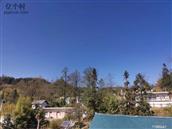 新寨村 新寨村中寨组，原名野鸡坝，凤野也！《尔雅·释鸟》定义“凤凰，其雌皇，鸡头、蛇颈、燕颔、龟背、鱼尾，五彩色，高六尺许”——点明凤凰的头部是“鸡头”，是所有身体特征里的核心基础，绝非其他鸟类。皆说祥瑞之意，是为福地。今望及桑梓，颇为意动，以图记之。