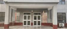 樱东村 图片为樱桃园樱东村村民委员会办公楼，及楼前广场一角