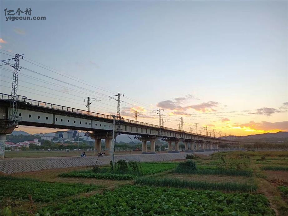 平山县城搬迁温塘图片