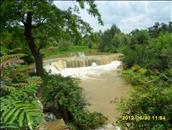 下坝村 2012年6月30号摄于万屯镇下坝村三组—坡落布依古寨寨中的坡落瀑布。