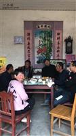 靳庄村 老爸找到了自己多年不见的弟弟和侄子侄女们开心的在一起聊聊天喝酒呢