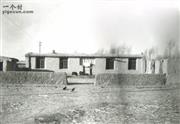 茫很恩格勒嘎查 1969年，茫很恩格勒嘎查村中心知青住宅，5间土坯房。