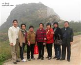 南华村 几个曾经的南华靓女靓仔站在南华坦尾石拍下鹩哥山留影（2013）。