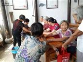 孔村 江东街道孔村文化礼堂送健康开展测血糖和测血压活动