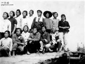 大海环社区 这是1965年大海环军区农场二队14班的知青在仁昌围的合照