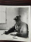 滨湖社区 东河大队知青汤玉琪，1976年摄于真武中心卫生院。本人在绘制真武公社螺情分布图。