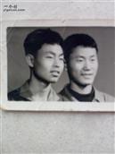 张官营村 我是（张守仁），1968年10月下乡到张官营的知识青年，1971年参加工作到林钢。这张照片是当年我和李淮生同学一起在姚村公社张官营大队下乡时的合影。