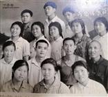 杨店村 我是过去的青神县，青龙公社八大队一生产队的知青，这张照片是青神县先进知青表彰会照的。