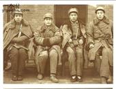 当滩头村 抗日战争时期的刘海武（左二）