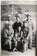 于家口村 我的老家是山东省文登县铺集公社于家口村。所发照片是我父亲于文海（照片前排右一）1954年在福建省厦门市的合影照片（照片写的是同村合影，老父亲当时是31军青年科科长）。如有照片中老前辈及家人的信息请联系我。我现住山东省枣庄市     联系电话15763236917