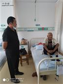 东灶子村 村书记和妇女主任前往医院看望五保户老人。老人高兴之余病好了大半。非常感谢领导。