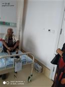 东灶子村 村领导去医院看望五保户老人