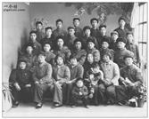 东原公村 原公公社五一大队毛泽东思想文艺宣传隊，欢送应征入伍青年。照片拍摄于68春节