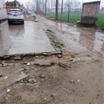 北靳村 这是北靳村的大马路晴天是条路下雨天是水泥路