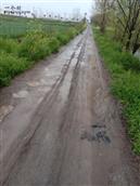 长兴村 、长兴余西水和泥巴的水泥路，下雨无法通行希望有关部门关注一下